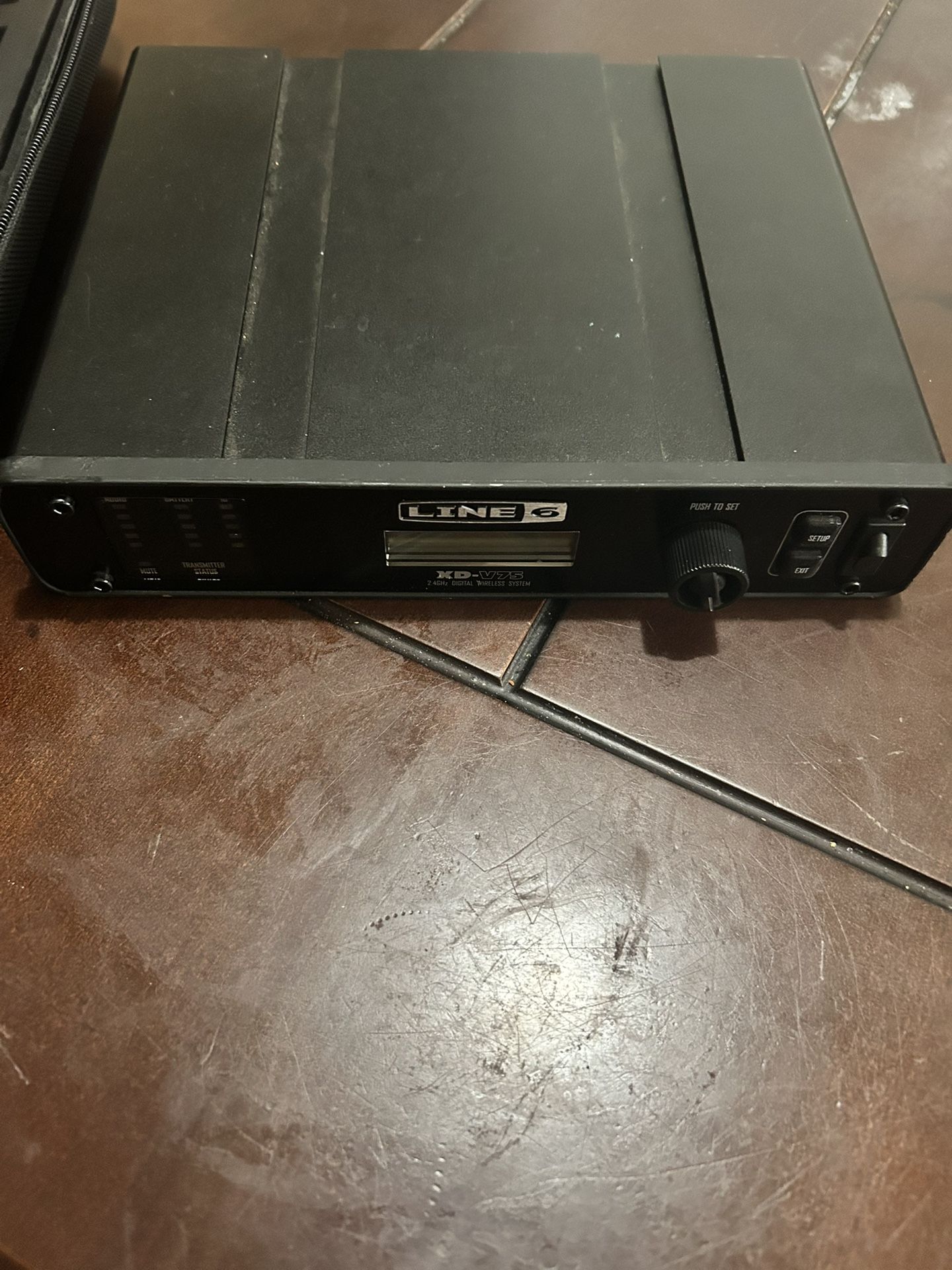Line 6 XD-V75 Handheld Microphone System