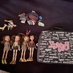 Bratz  Dolls And Bag 