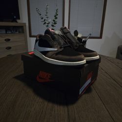 Travis Scott 1s Low Dark mocha 