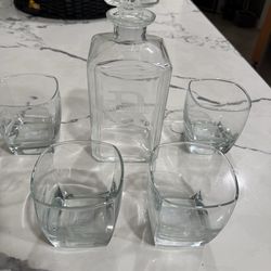 5 Pieces Whiskey Decanters 4 Glasses