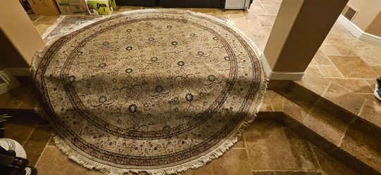 Real Persian Rug 8' diameter