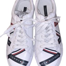 Tommy Hilfiger Women’s Tennis Shoes Sneakers White Graphic Low Lace Casual Size 8.5 M NWT
