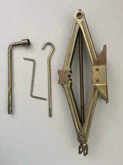 TIRE JACK WITH TOOLS