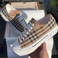 Men Burberry Shoes 