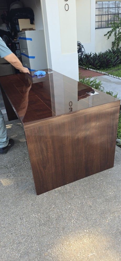 Laminated Wood Desk 34