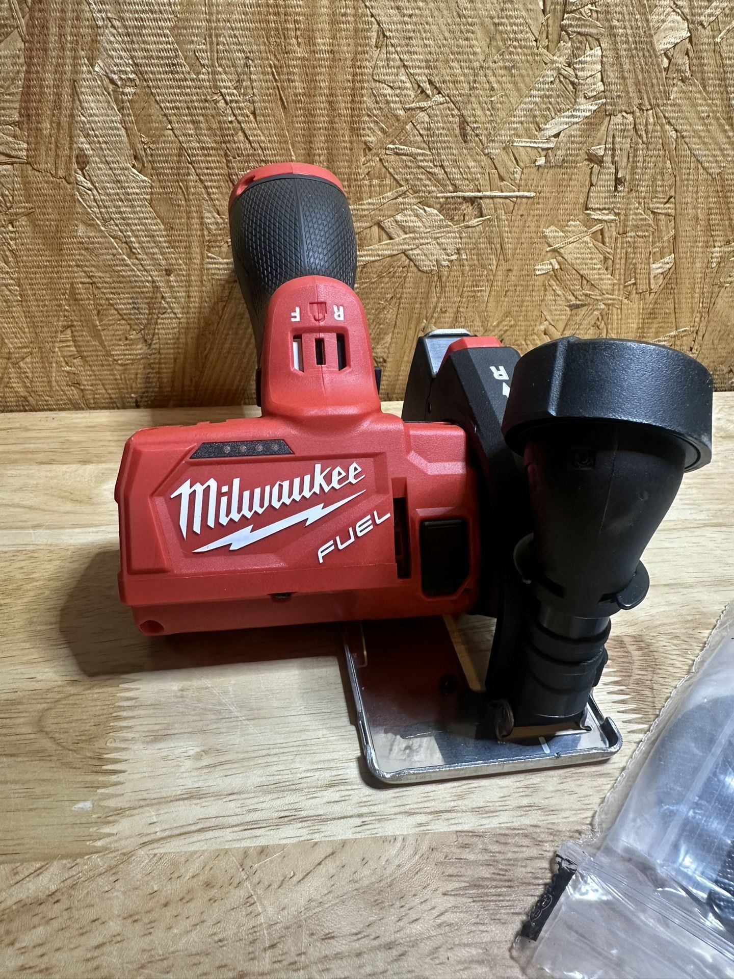 Milwaukee Cut Off Tool