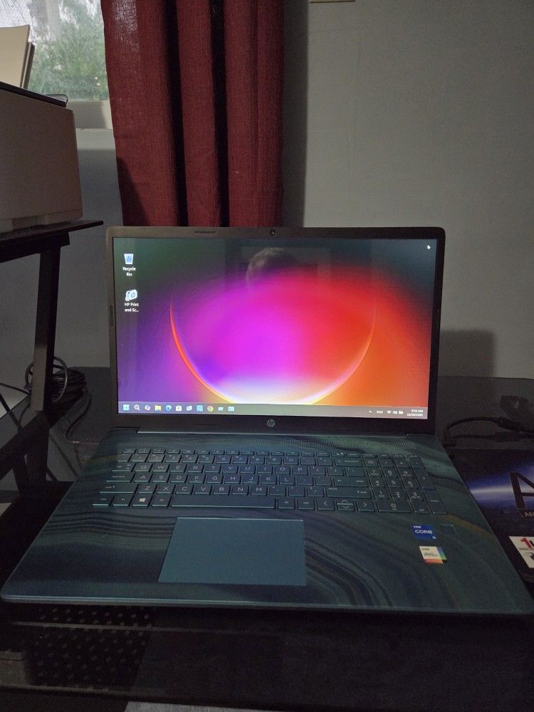 Extremely lightweight. Seventeen inch screen. Awesome h p laptop