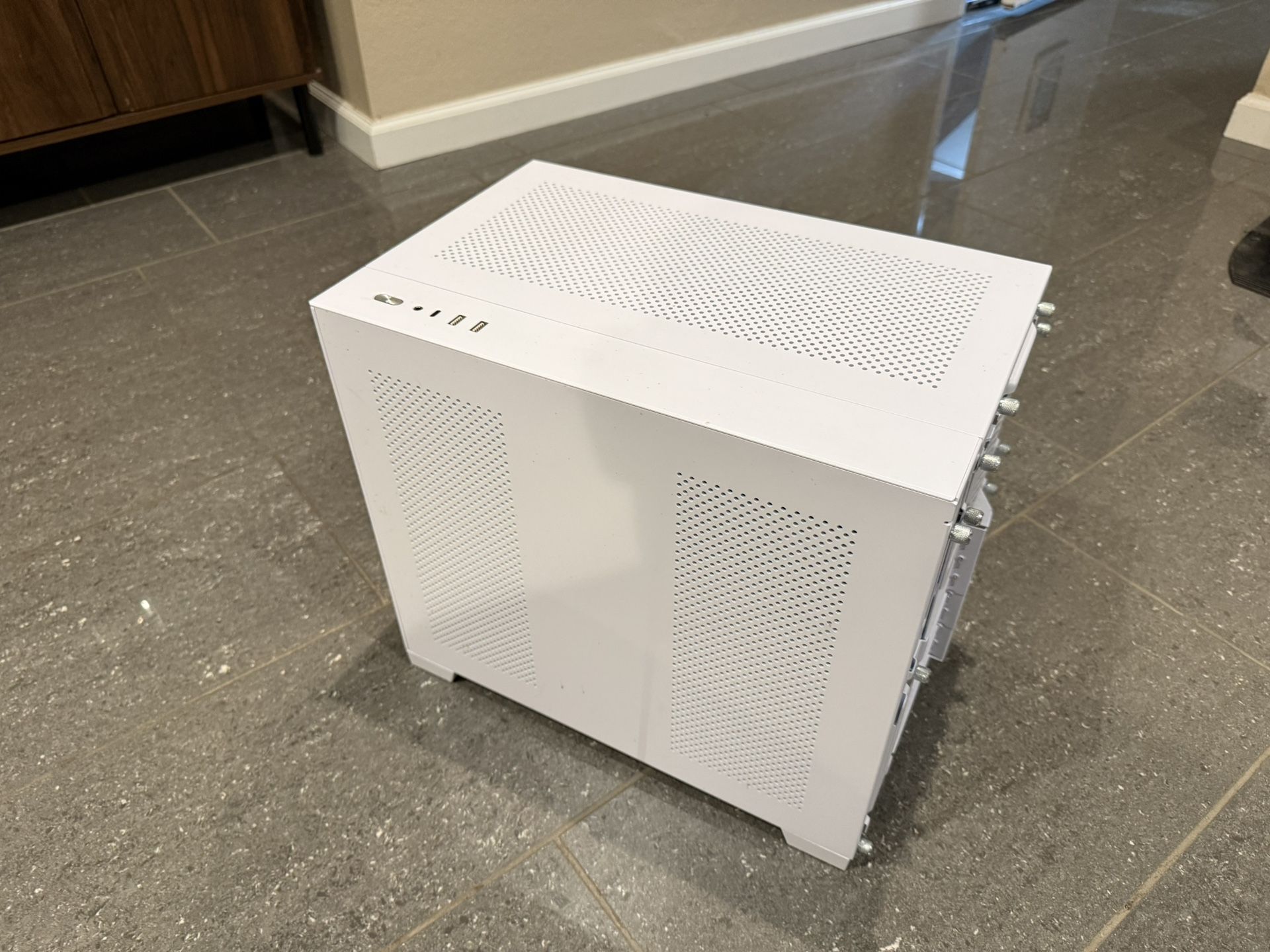 Lianli O11D Mini PC case with 6 ARGB Fans