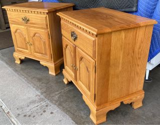 Pair of Solid Oak Wood Nightstands / End Tables