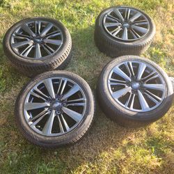 Tengo una puerta del carro subaru impreza 2008 y 4 llantas subaru impreza wrs