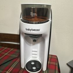 Baby Brezza Formula dispenser 