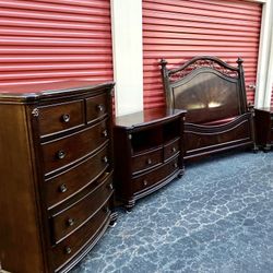 Complete Queen Bedroom Set 