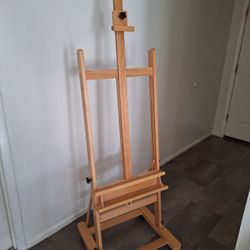 Wood Easle On Wheels