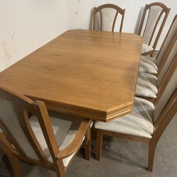 Wooden Dining Room Table Set With Lay-in Extension & 6 Chairs