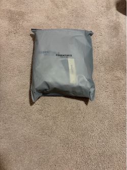 Essential hoodie