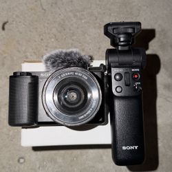 Sony ZV E10