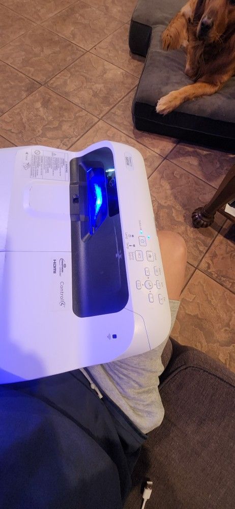 Projector Epson 685 W