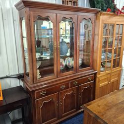 Thomasville China Cabinet!!!