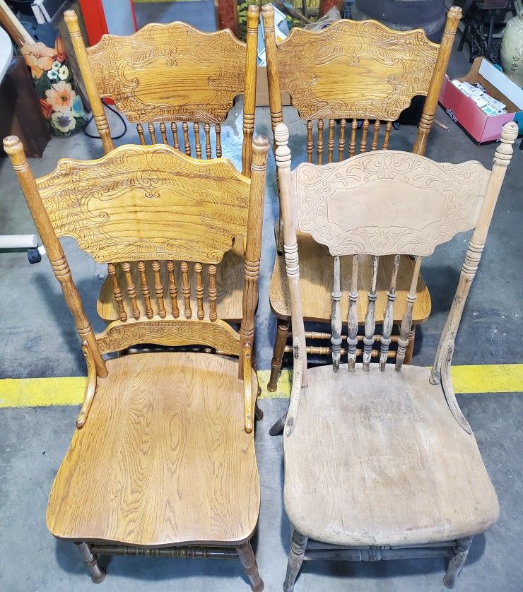 Lot of 4 Antique Wooden Du ing / Kitchen Wood Wooden Chairs **Read Description**