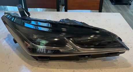 2019-2022 Toyota Avalon Limited Touring RH Passenger Side Dual Beam LED Headlight 81110-07212 OEM