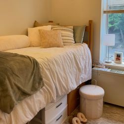 Bedding set for TWIN bed with mattress topper Dorm, kids room