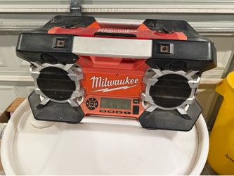 Milwaukee radio