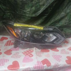 2020-22 Nissan Rogue Right Headlight Sport 