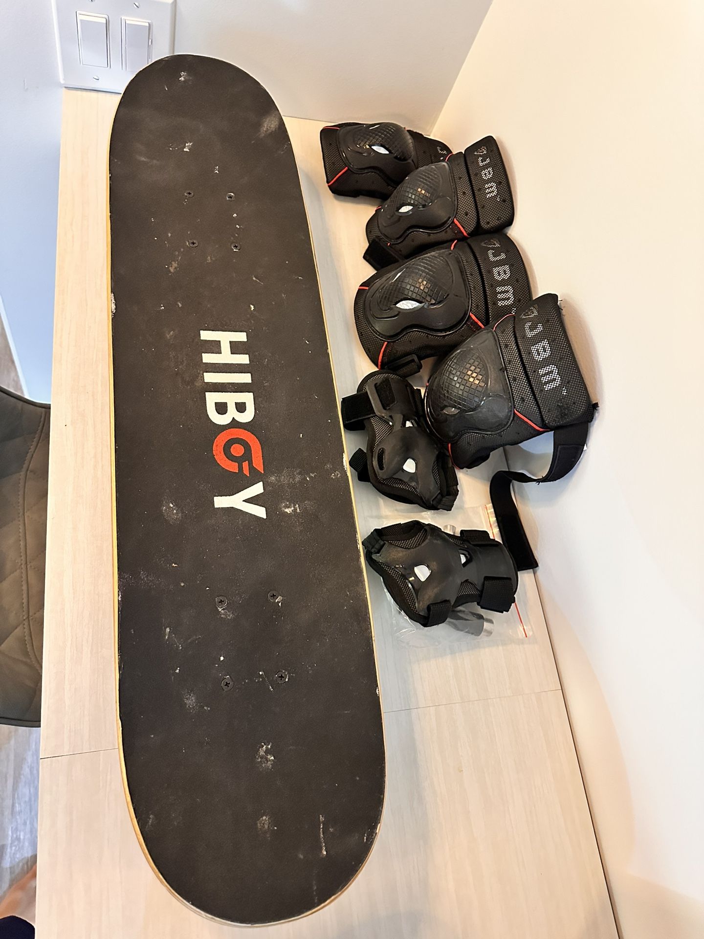 Scateboard and protective gear