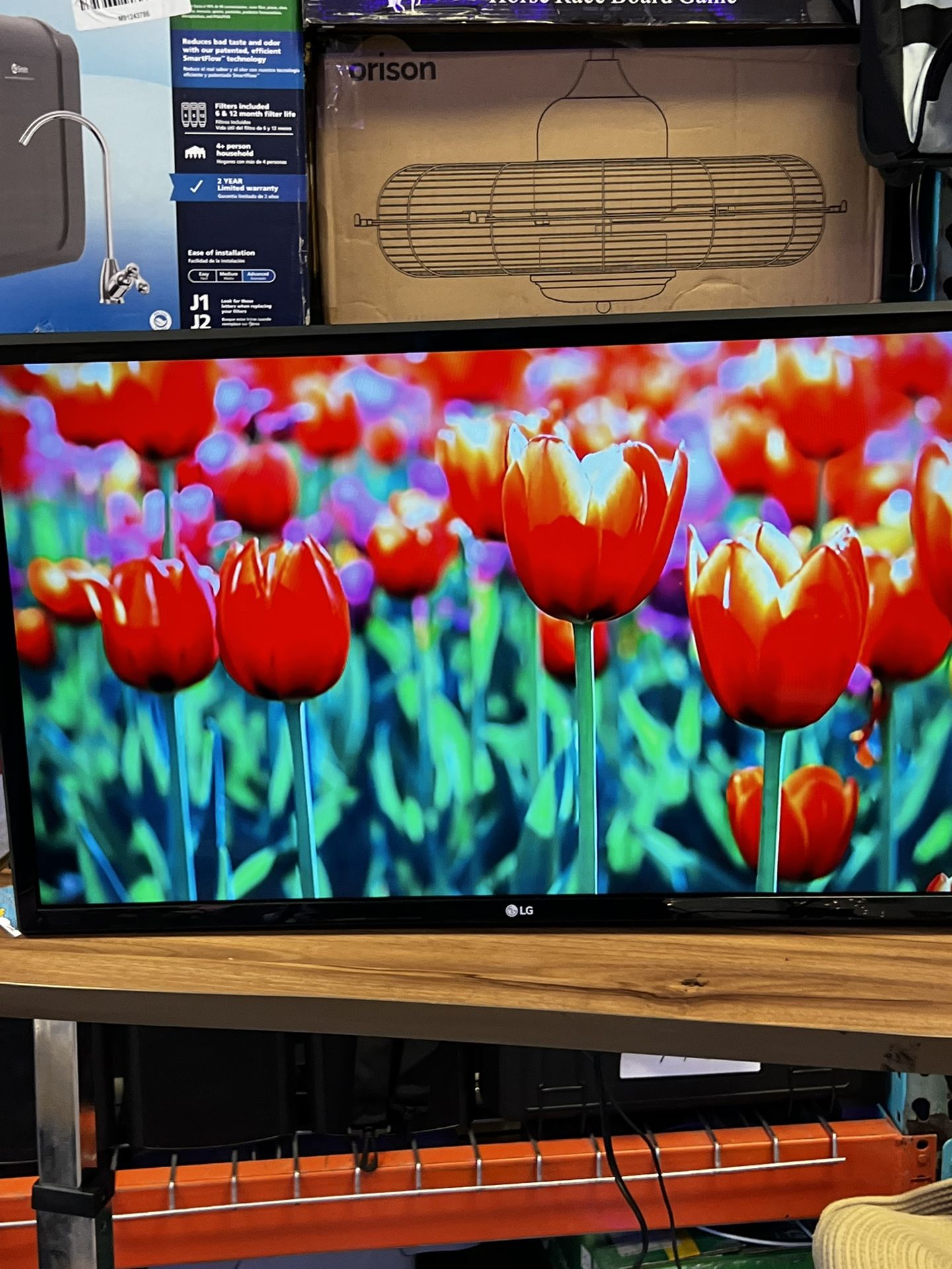 LG 32” compatible with Fire Stick and Roku, no remote control, 