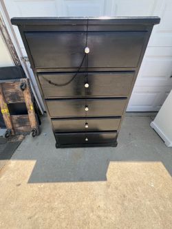 Dresser