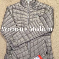 NORTH FACE / Puffer Thermoball /Warm Puffy Cozy Coat Jacket / Women's Medium (M) / Retails $200 +Tax / Brand New w/ Tags!! / Silver Bullet
