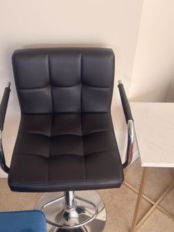 3 Bar Stools