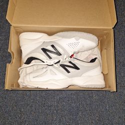 New Balance 696 WOMENS Size 8