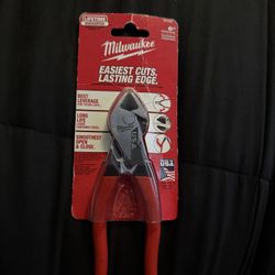 in. Diagonal Cutting Pliers with Dipped Grip