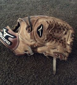 Mizuno Global Elite