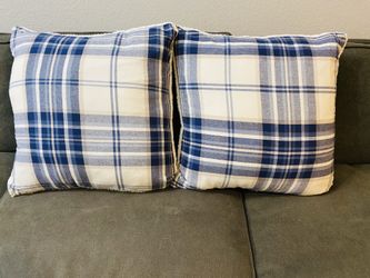 Decorative throw pillows (new)