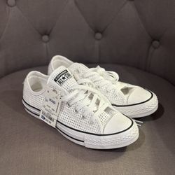 (NEW) White Perforated Converse Chuck Taylor Low (Sz Women’s 7)