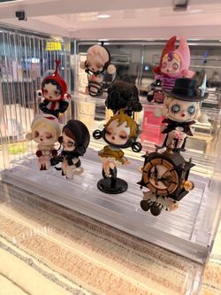 PopMart Image of Reality Figures (Case included)
