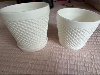 Maseteros de plástico duro elegantes nuevos $7 por los 2