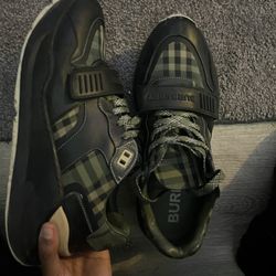 AUTHENTIC BURBERRY OLIVE