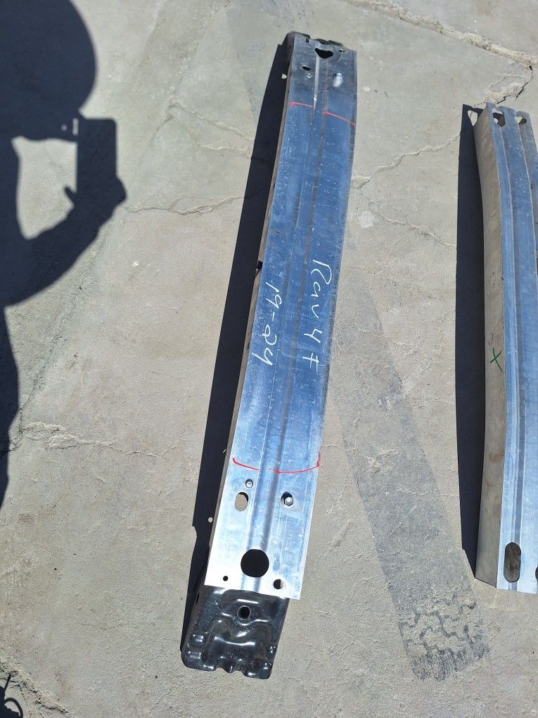 Toyota Rav4 Front Rebar Oem