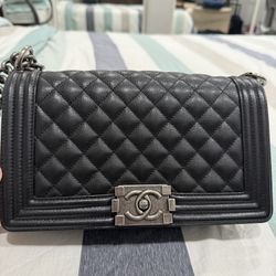 Chanel le boy Caviar
