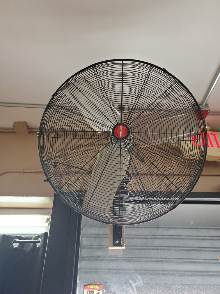 30" wall mounted rotation FAN Condition: used $140 (cash only please) nothing less serious buyers only