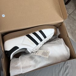 BRAND NEW ADDIDAS SHOES W box