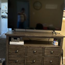 TV Stand $35 (negotiable )