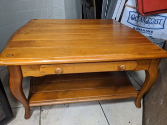 Beautiful 3 piece set living room tables