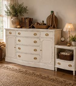 Dresser set