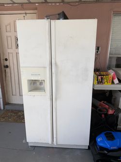 Kitchen Aid Superba outside fridge