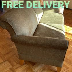 Couch (Oliver Green)