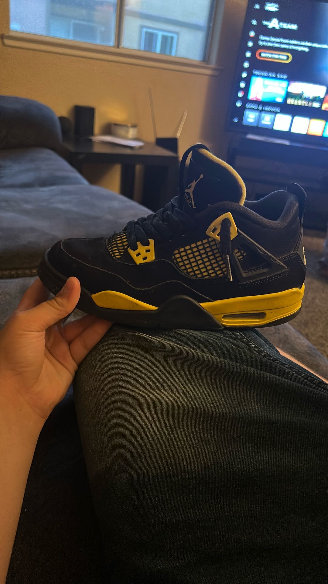 Jordan 4s Thunders Size 6 Us In Kids